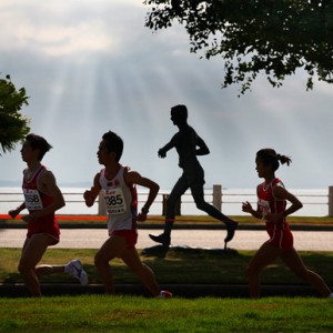厦门马拉松肯尼亚选手破纪录 中国女子失奖牌