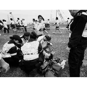 香港马拉松超600人受伤37人入院