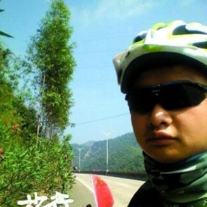 湖北小伙从深圳骑行1300公里回家考驾照