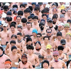 韩国裸体马拉松赛近千人裸体跑10公里