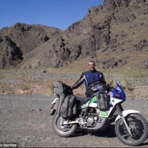 男子骑摩托横跨欧亚大陆 车被盗梦想中止