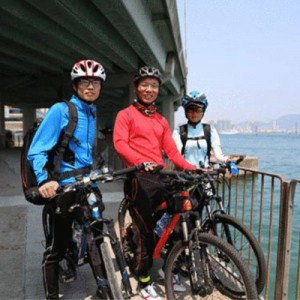 福建一骑行者半年骑3000公里 冒险环香港岛骑行