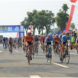 常德柳叶湖举办大湘西自行车联赛