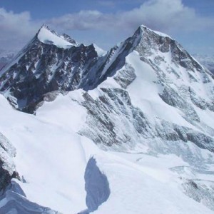 大学生登山队"换山"风波 西藏登协拒绝入藏攀登